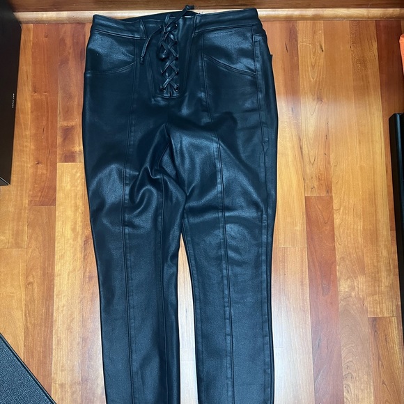 GOOD AMERICAN Moto Faux Leather Skinny Jeans - Picture 7 of 7